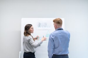 Revenir travailler avant la fin de son arrêt maladie : quelles possibilités ?